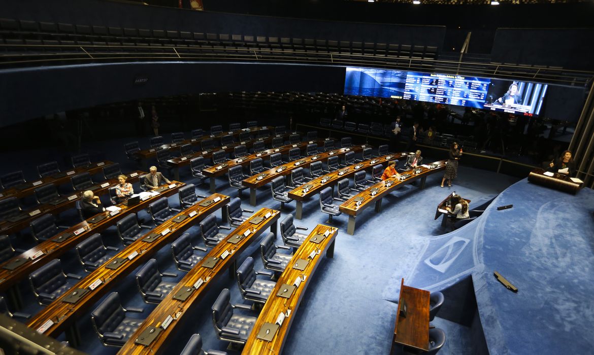 Senado realiza sessão plenária para analisar e votar projetos de lei 
