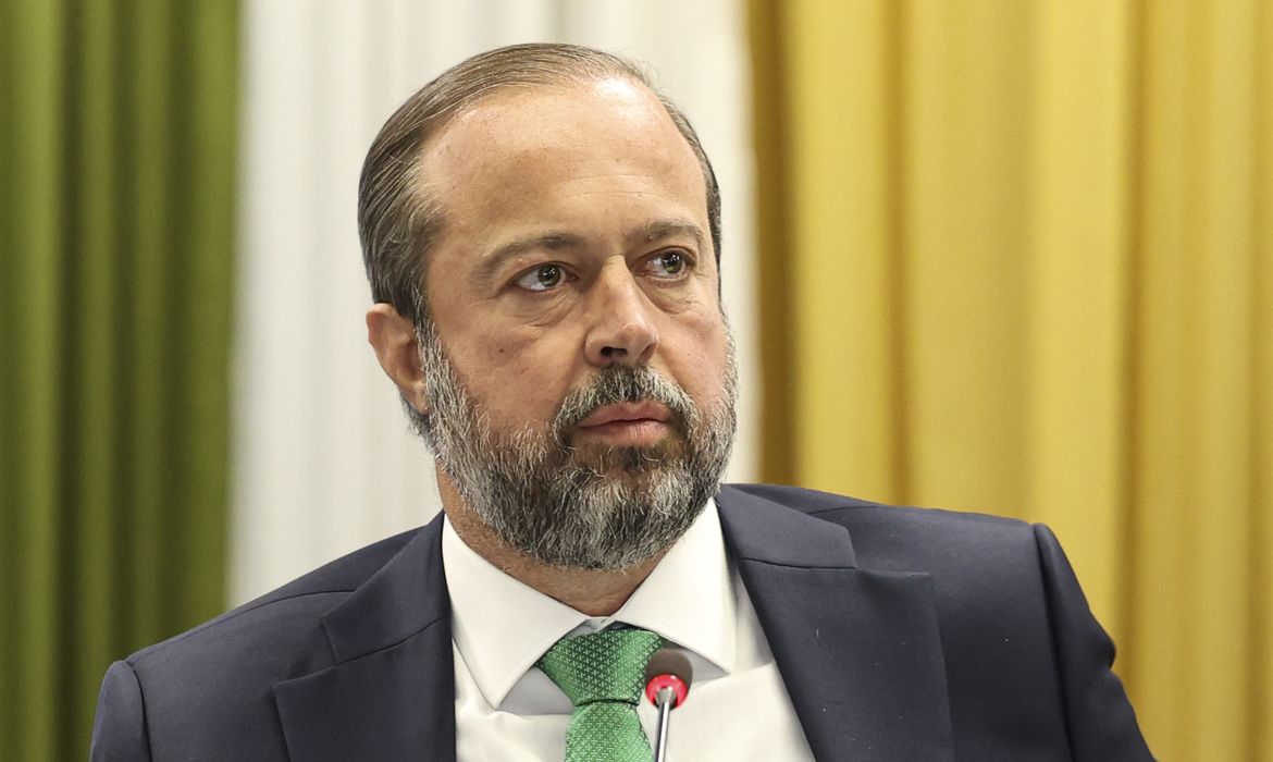 Brasília (DF), 18/02/2025 - O ministro de Minas e Energia, Alexandre Silveira, durante a primeira reunião extraordinária de 2025 do Conselho Nacional de Política Energética (CNPE), no Ministério de Minas e Energia. Foto: Marcelo Camargo/Agência Brasil