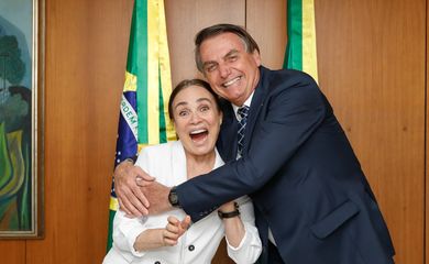 Regina Duarte durante encontro com presidente Jair Bolsonaro 