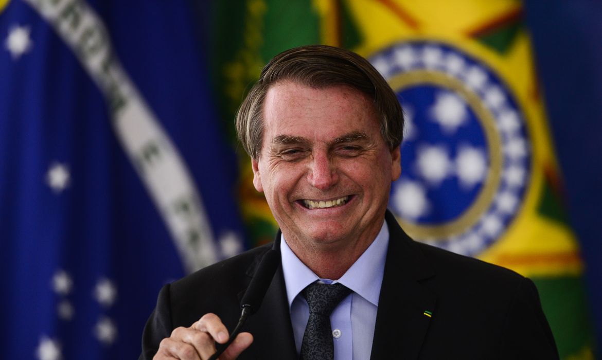 O presidente Jair Bolsonaro durante cerimônia para o  anúncio de investimentos para o Programa Águas Brasileiras.
