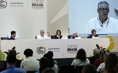 Belém (PA), 13/11/2025 - Ministro da Saúde, Alexandre Padilha e a Diretora-Executiva da COP30, Ana Toni, participam de entrevista coletiva na COP30. Foto: Bruno Peres/Agência Brasil