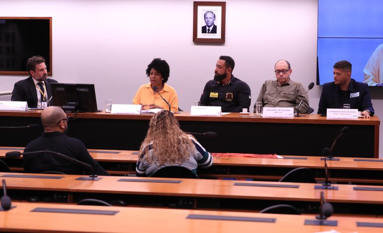 Brasília (DF), 10/07//2025  -  Comissão de Indústria, Comércio e Serviços da Câmara durante audiência para debater os impactos das tarifas americanas sobre o aço e o alumínio brasileiros. Foto: Lula Marques/Agência Brasil