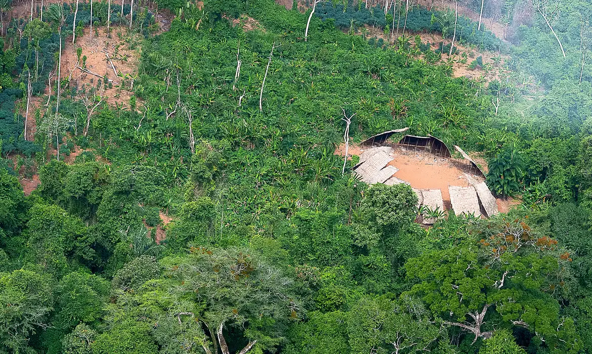 Surucucu (RR), 11/02/2023 - MALOCA: ação coordenada do governo federal no território Yanomami encontra comunidade de povo indígena isolado (Moxihatëtë). Eles vivem a apenas 15 km de um ponto de garimpo.