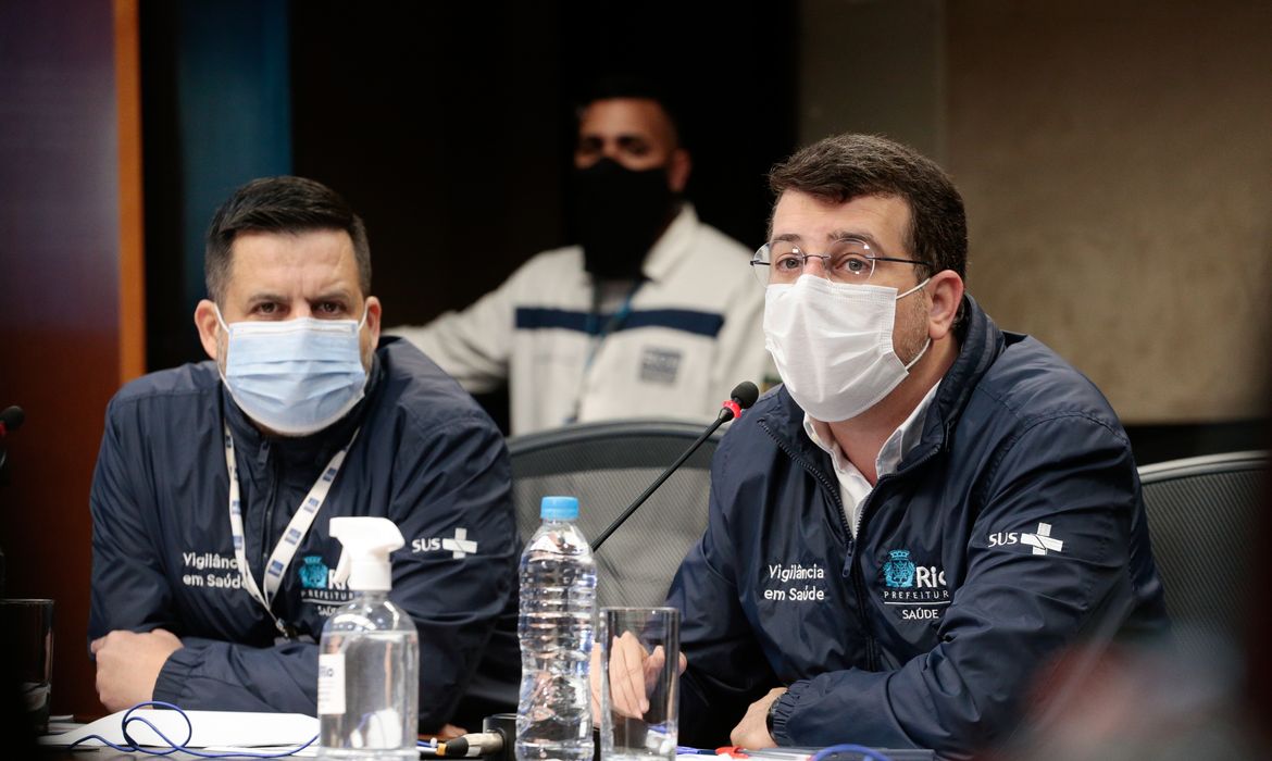 O superintendente de Vigilância em Saúde do Rio de Janeiro, Marcio Garcia, e o secretário municipal de Saúde do Rio, Daniel Soranz, durante apresentação da 28° Boletim Epidemiológico da Covid-19
