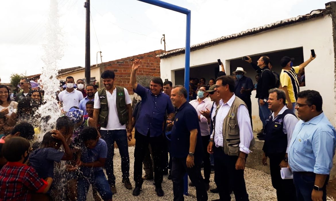 Presidente da República, Jair Bolsonaro,participa na cidade de Piranhas (AL) da Inauguração de Sistema de Abastecimento de Água no município de Piranhas (AL)