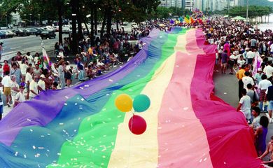 Rio de Janeiro (RJ), 14/11/2025 – Marcha da Cidadania, realizada no Rio de Janeiro em 1995, a primeira Parada LGBT do Brasil.
Foto: Acervo do Grupo Arco Íris/Divulgação
