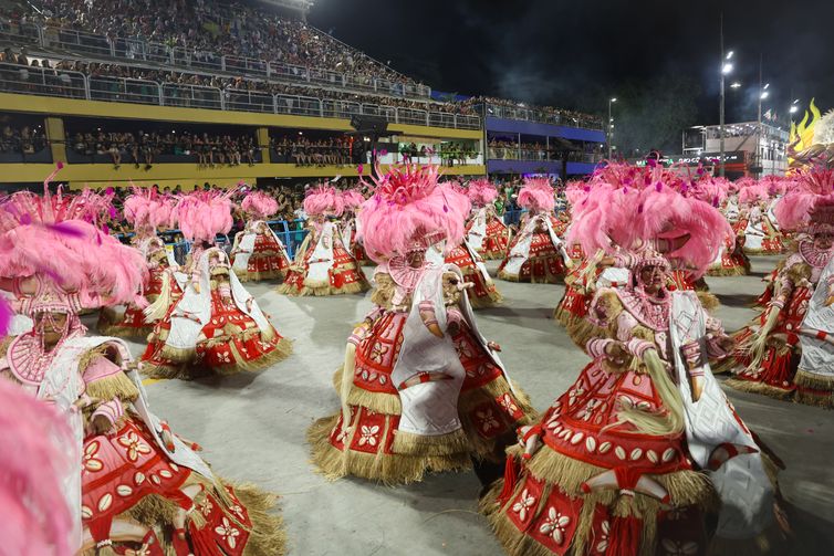 Rio de Janeiro (RJ), 03/03/2025 – Estação Primeira de Mangueira desfila no primeiro dia de carnaval do grupo Especial na Marquês de Sapucaí, na região central do Rio de Janeiro. Foto: Tomaz Silva/Agência Brasil