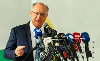 Brasília (DF), 14/07/2025 - Vice presidente, Geral do Alckmin, durante entrevista após assinatura de medida provisória que concede isenção da taxa de serviço metrológico para verificação de taxímetros.
Foto: Valter Campanato/Agência Brasil