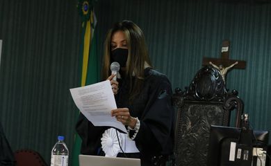 A juíza Nearis dos Santos Arce, da 3ª Vara Criminal de Niterói durante julgamento dos dois filhos da ex-deputada Flordelis