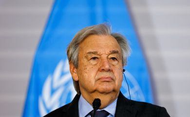 United Nations Secretary-General Antonio Guterres reacts during a joint news conference with Austrian President Alexander Van der Bellen (not seen) in Vienna, Austria May 11, 2022. REUTERS/Lisa Leutner