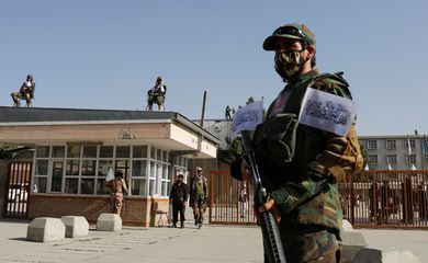 Soldados do Taliban em cerimônia do Taliban em Cabul 15/8/2023 REUTERS/Ali Khara