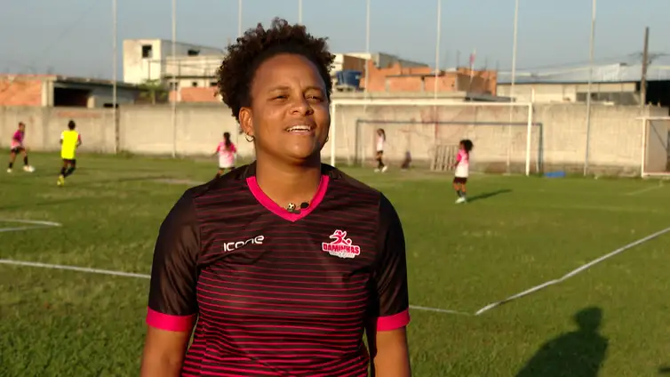 Rio de Janeiro (RJ), 16/09/2024 - Caminhos da reportagem - Desafios do futebol feminino. Joyce Barros, coordenadora do projeto Daminhas da Bola. Foto: TV Brasil/Divulgação