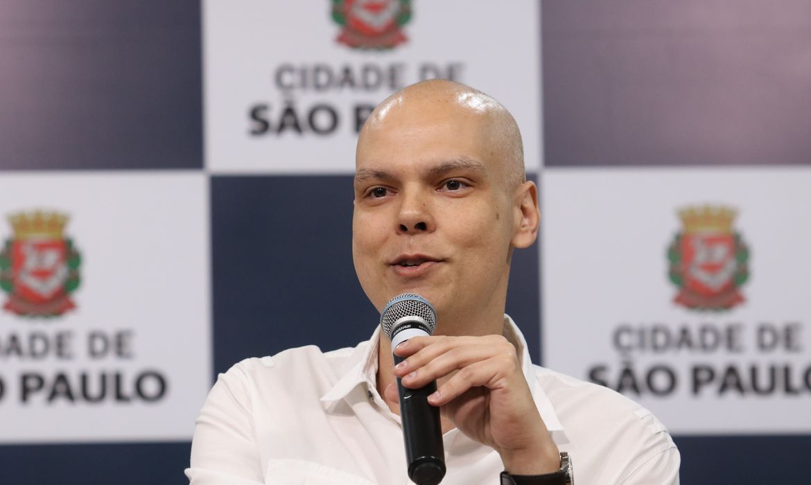  O prefeito de São Paulo, Bruno Covas, anuncia a nova modalidade do programa Corujão da Saúde, durante entrevista à imprensa