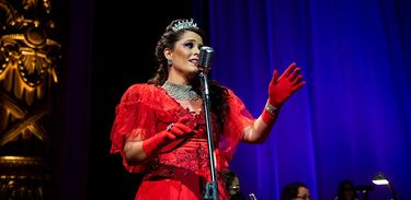 Mona Vilardo homenageia Rainhas do Rádio em concerto