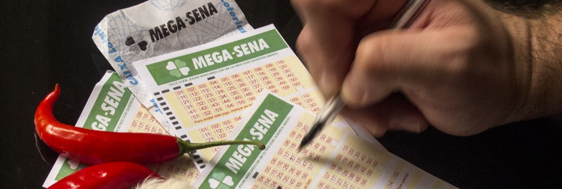 Mega-Sena sorteia prêmio de R$ 200 milhões, o maior da história