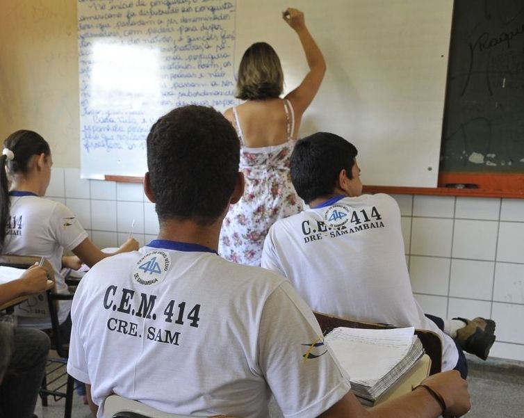 Arquivo/Agência Brasil professor, sala de aula, ensino médio