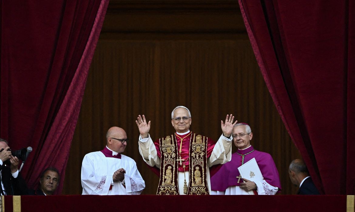 Newly elected Pope Leo XIV, Cardinal Robert F. Prevost of the U.S., appears on the balcony of St. Peter's Basilica at the Vatican, May 8, 2025.   REUTERS/DYLAN MARTINEZ