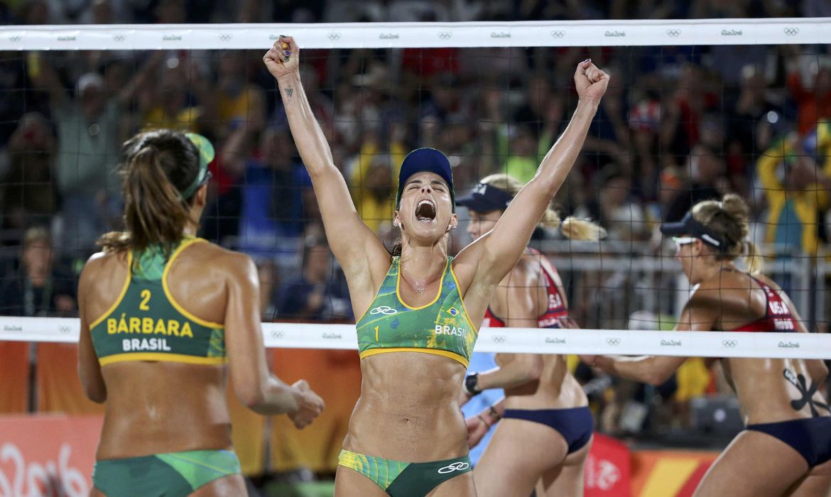 A dupla brasileira de vôlei de praia Agatha e Bárbara venceu as norte-americanas por 2 x 0