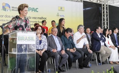 Presidenta Dilma Rousseff durante cerimônia de entrega de unidades habitacionais do Loteamento Acácio Figueiredo e Raimundo Suassuna, do Programa Minha Casa Minha Vida. Roberto Stuckert Filho/PR