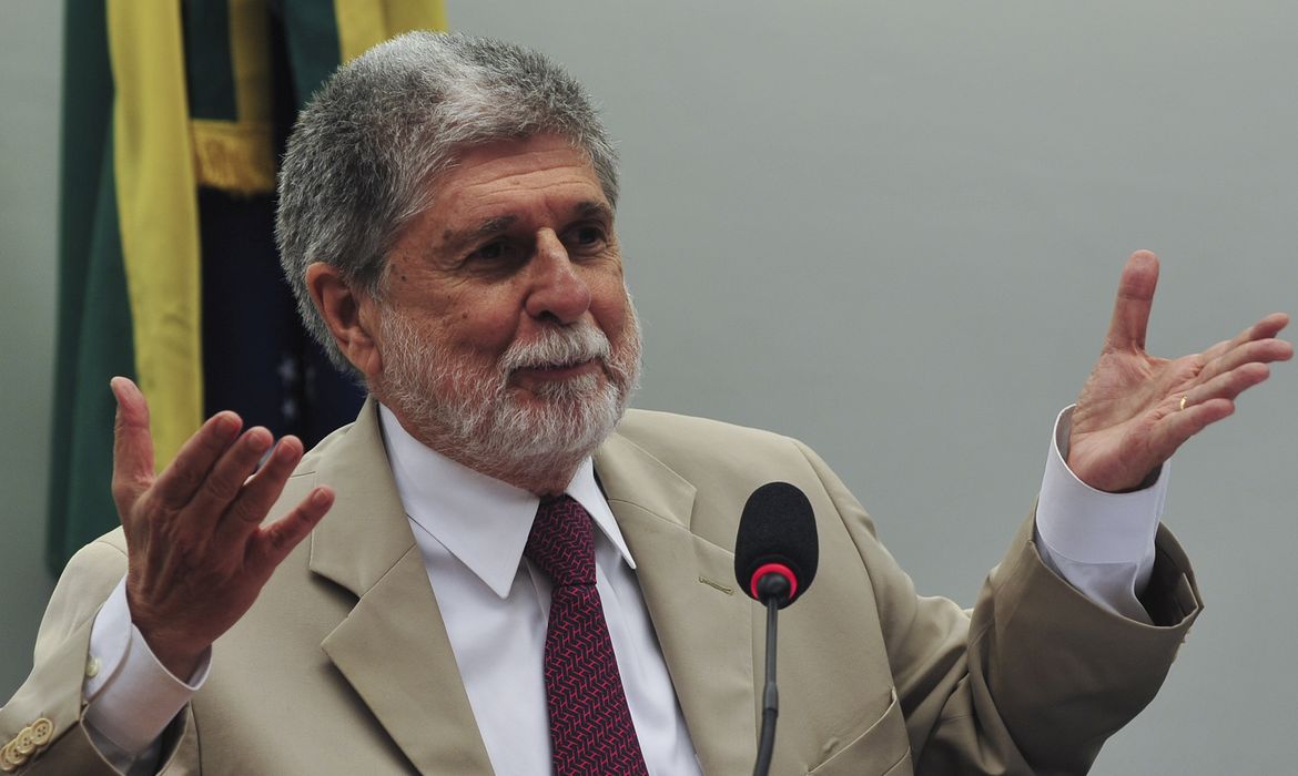 O ministro da Defesa, Celso Amorim, fala sobre a política de defesa brasileira em audiência pública na Comissão de Relações Exteriores da Câmara (Antonio Cruz/Agência Brasil)