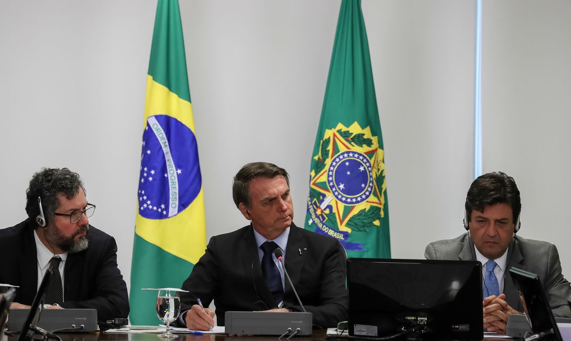  Presidente da República, Jair Bolsonaro durante encontro com Ernesto Araújo, Ministro de Estado das Relações Exteriores; e Yohei Sasakawa, Presidente da Fundação Nippon. 
