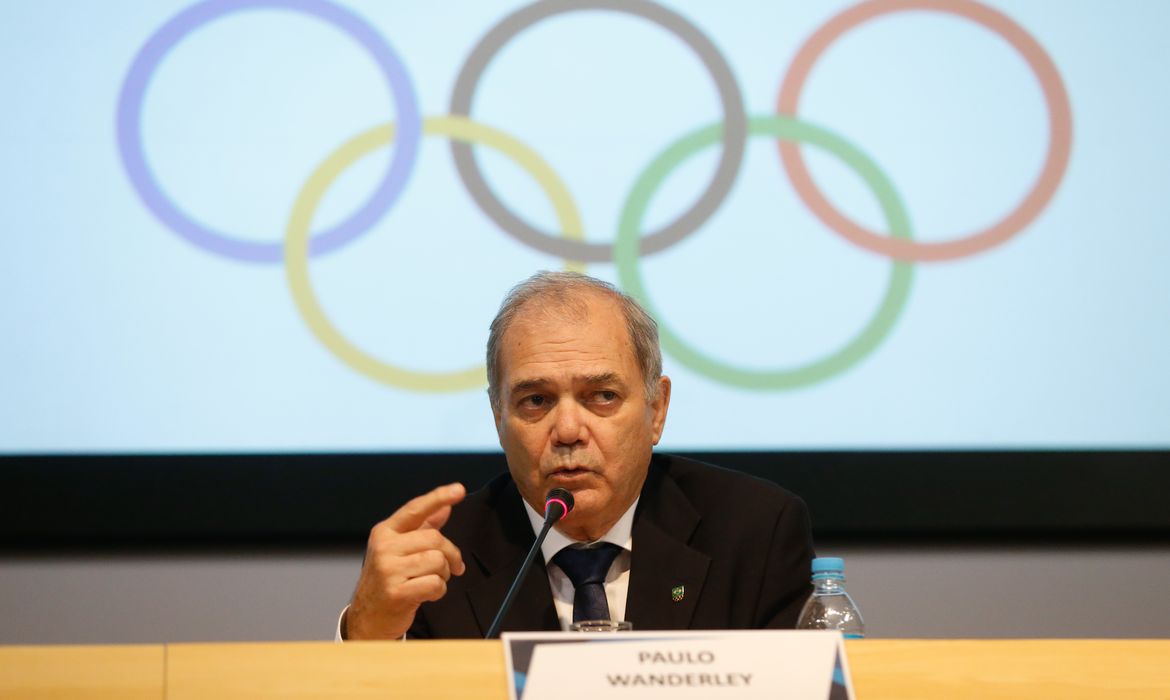 Rio de Janeiro - O presidente do Comitê Olímpico do Brasil (COB), Paulo Wanderley, fala à imprensa após reunião extraordinária com as confederações brasileiras olímpicas (Tomaz Silva/Agência Brasil)