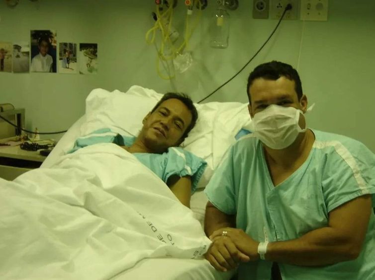 Brasília (DF) - Anemia falciforme foi invisibilizada pelo racismo, Elvis com seu irmão Elder. Foto: Arquivo pessoal/Divulgação