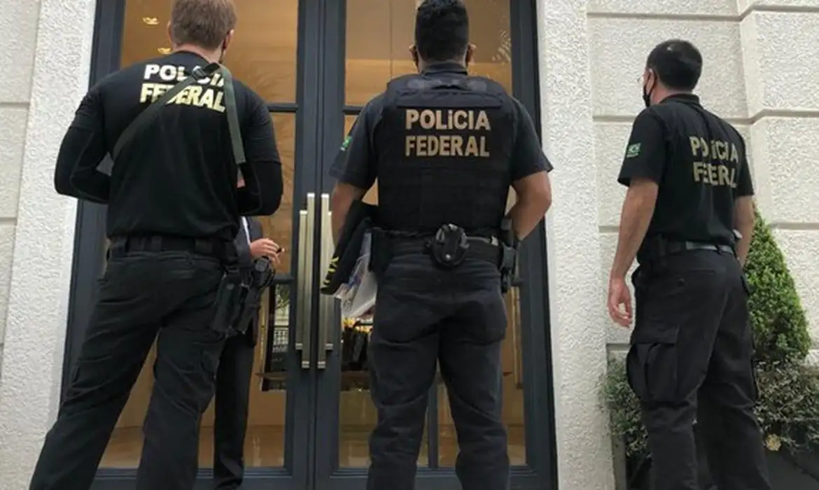 São Paulo/SP- A Polícia Federal deflagrou hoje (29/10) as fases 11 e 12 da Operação Descarte, denominadas SILÍCIO e MACCHIATO