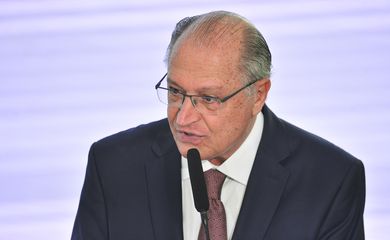 O vice-presidente da República, Geraldo Alckmin, toma posse como ministro do Desenvolvimento, Indústria, Comércio e Serviços (MDIC), no Palácio do Planalto.