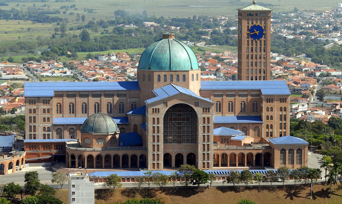 Santuário Nacional de Aparecida, localizado em Aparecida, SP - Brasil.