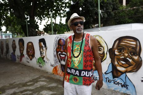 Rio de Janeiro (RJ) 18/11/2024 – O presidente do  Quilombo Urbano Agbara Dudu, Elias José Alfredo, na sede em Oswaldo Cruz. Declarado Patrimônio Histórico, Cultural e Imaterial do Estado do Rio de Janeiro, o quilombo está em uma região marcada por diversas manifestações negras, como as escolas de samba Portela e Impérío Serrano, o  Baile Charme do Viaduto de Madureira, o Jongo da Serrinha e a Feira das Yabás. Foto: Fernando Frazão/Agência Brasil