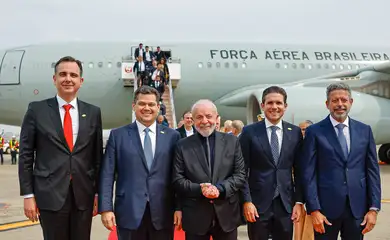 Presidente da República, Luiz Inácio Lula da Silva, durante chegada a Tóquio. Aeroporto Haneda, Tóquio - JP.

Foto: Ricardo Stuckert / PR