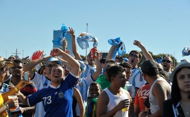  Torcedores de Argentina e Bélgica se reúnem no FIFA Fan Fest, em Taguatinga, para assistirem ao jogo válido pelas quartas de final da Copa do Mundo(Antônio Cruz/Agência Brasil)