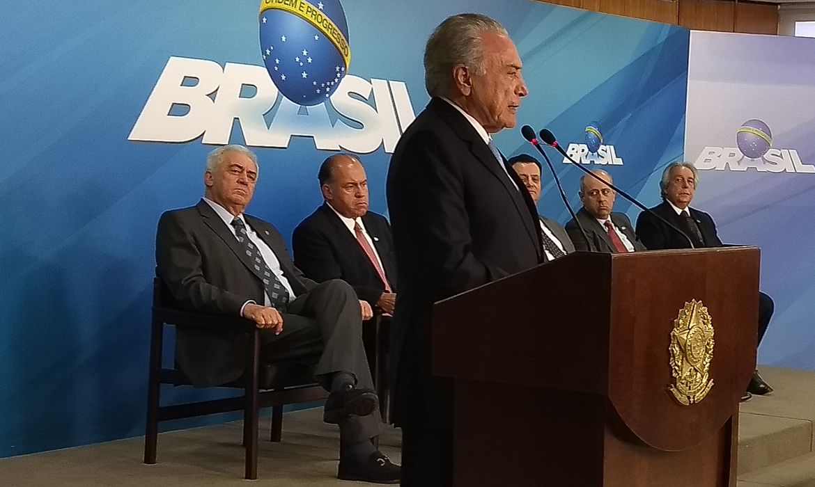 Brasília - Presidente Michel Temer discursa durante cerimônia de sanção da Lei de Revisão do Marco Regulatório da Radiodifusão, no Palácio do Planalto (Valter Campanato/Agência Brasil)
