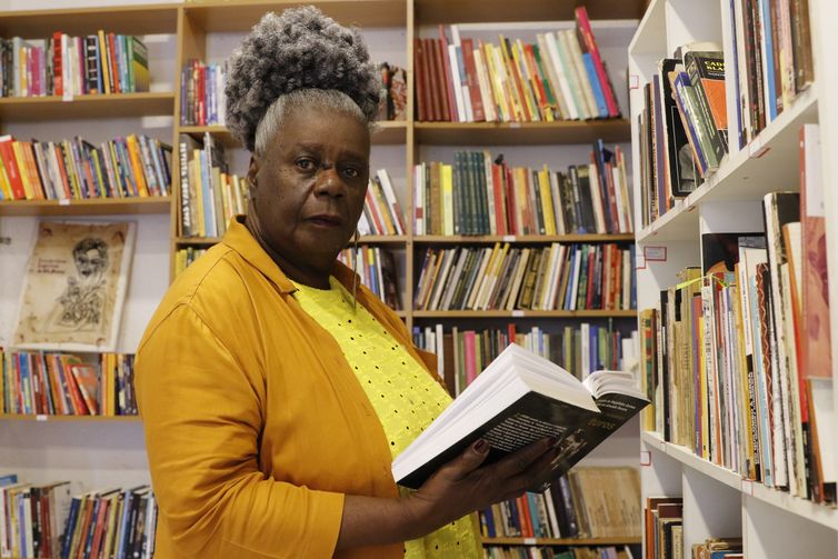 Rio de Janeiro (RJ), 20/07/2023 - A escritora Conceição Evaristo lança a Casa Escrevivência, um espaço aberto ao público com biblioteca, no Largo da Prainha. Foto: Fernando Frazão/Agência Brasil/Arquivo