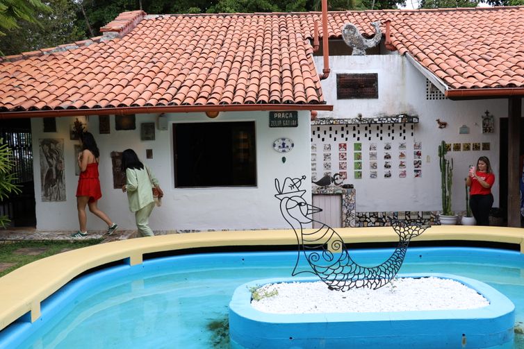 Salvador (BA), 09/08/2024 - Piscina no quintal da Casa do Rio Vermelho, onde viveram os escritores Jorge Amado e Zélia Gattai. Foto: Rovena Rosa/Agência Brasil