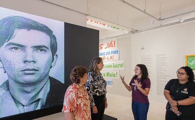 Fortaleza (CE), 16/05/2025 - Universidade do Ceará homenageia líder estudantil morto pela ditadura. Familiares de Bergon Gurjão Farias visitam espaço cultural que o homenageia na UFC. Foto: Guilherme Silva/UFC