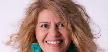 Ju Cassou, pianista, cantora e compositora