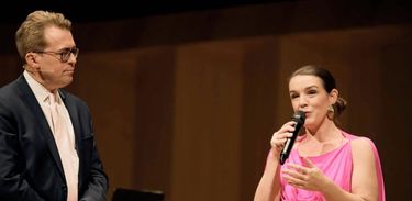 Jennifer Stumm durante a entrega do Prêmio Casals