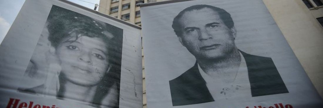 Rio de Janeiro - Ato em memória aos 50 anos do Comício das Reformas, realizado no dia 13 de março de 1964, duas semanas antes do golpe que derrubou o então presidente João Goulart