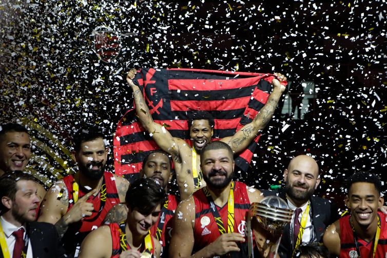 Flamengo - basquete - bicampeão mundial 2022