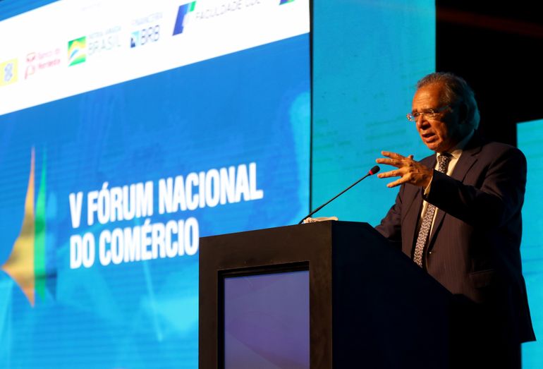 Ministro da Economia Paulo Guedes, participa do painel  “Brasil em Pleno Crescimento”, no V Fórum Nacional do Comércio.