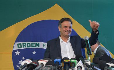 Entrevista do candidato a Presidência da República Aécio Neves, após divulgação de resultado