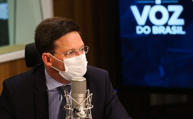 O ministro da Cidadania, João Roma, participa do programa A Voz do Brasil