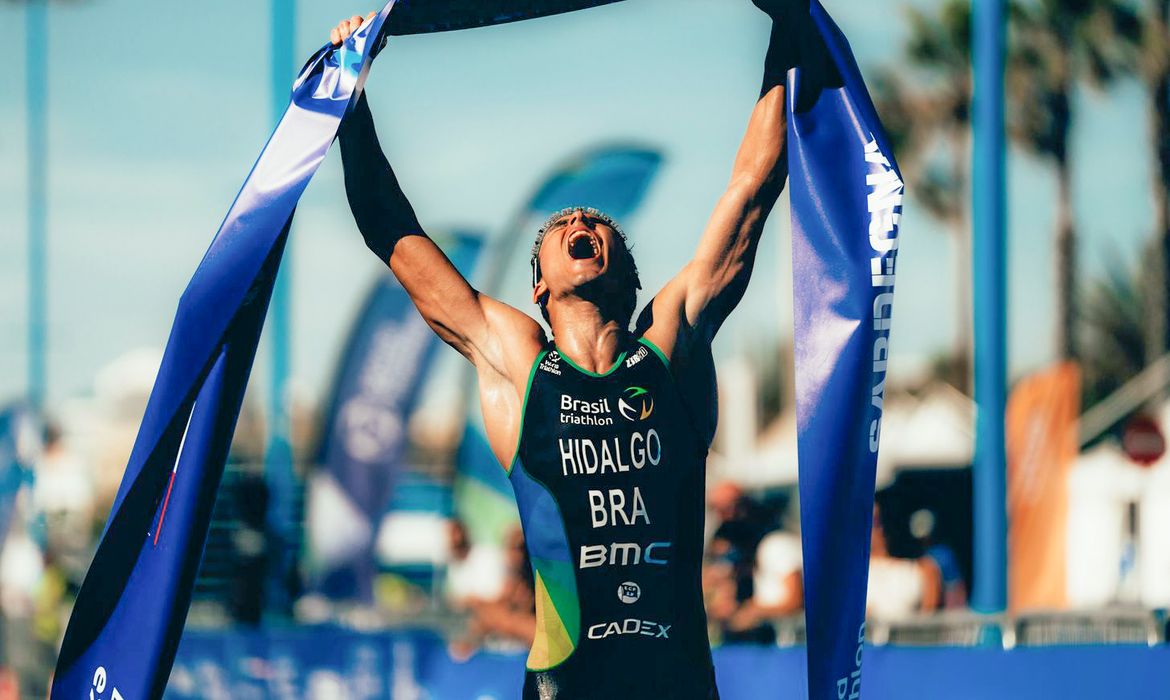 Brasília (DF), 31/05/2025 - Miguel Hidalgo conquista vitória histórica na elite do triatlo mundial.
Foto: World Triathlon/Divulgação