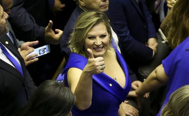 Deputada Joice Hasselmann durante sessão de posse dos deputados federais para a 56a Legislatura.