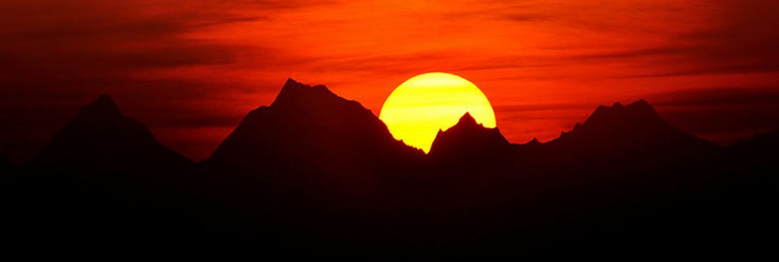 Pôr do sol em Kausani, na Índia