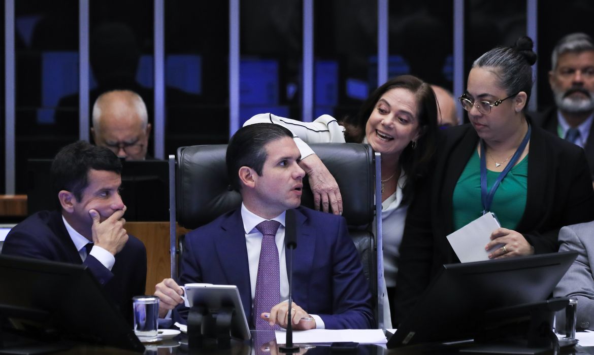 Brasília (DF), 21/08/2025  -  Sessão da Câmara que votou a urgência do PL de Isenção de Imposto de Renda pra quem ganha até R$ 5 mil. Foto: Lula Marques/Agência Brasil