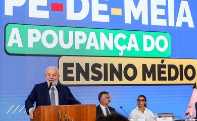 Brasília (DF), 26/01/2024,  O presidente Lula, apresenta o programa pé de meia para setoristas de educação, no Palácio do Planalto. Foto: Jose Cruz/Agência Brasil