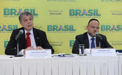 O presidente do Inep, José Francisco Soares, e o ministro da Educação, José Henrique Paim, falam do Enem - Exame Nacional do Ensino Médio (Valter Campanato/Agência Brasil) 